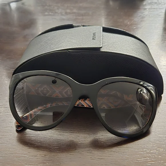 Prada Black Women's Sunglasses - Picture 2 of 7